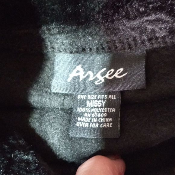 Vintage late 70s Argee velour wrap with sleeves, faux collar & wrists, sz OS - Picture 4 of 6